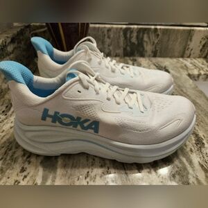 Hoka Clifton 10 (Women's Size 9.5)